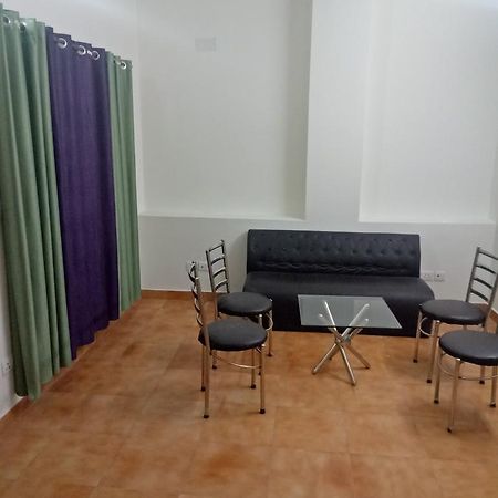 Hotel Nathu Palace Új-Delhi Kültér fotó
