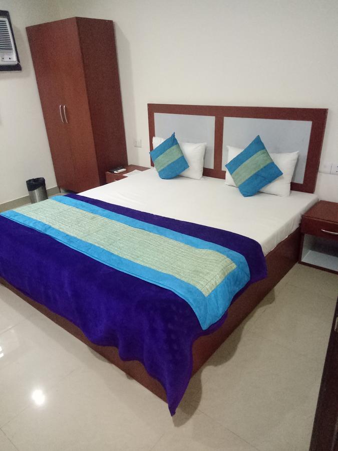 Hotel Nathu Palace Új-Delhi Kültér fotó